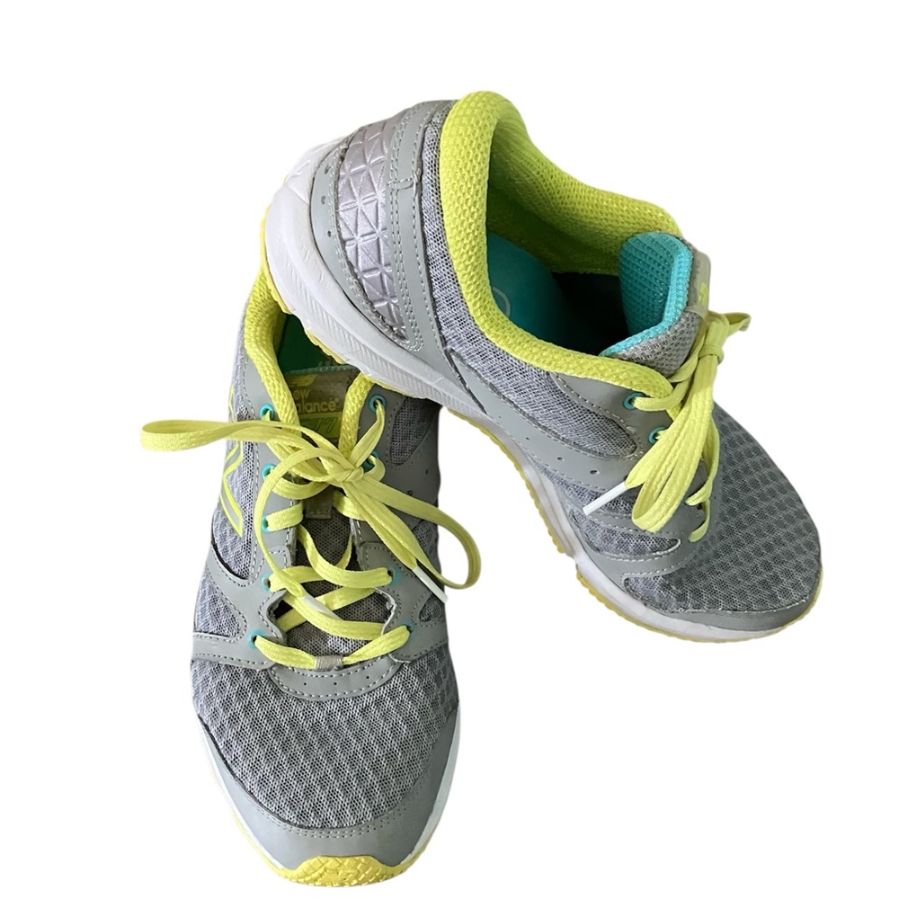 New Balance Women's Sneakers in Gray and Yellow Size 9